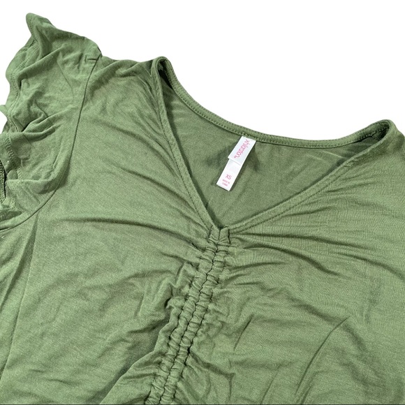 Xhileration size Xs green short sleeve fitted vneck crop top with ruffle sleeves - Picture 4 of 9